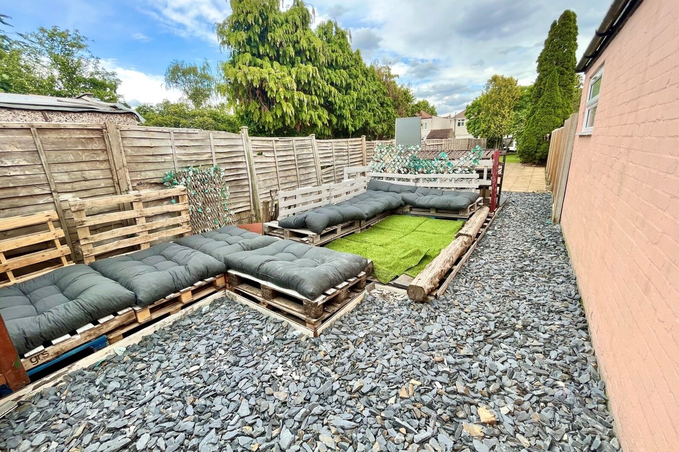 2 bedroom house for sale in Sidcup | Robinson Jackson