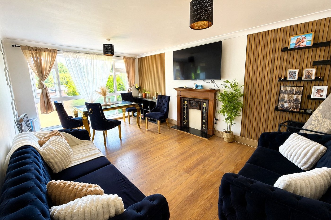 2 bedroom property for sale in London | Robinson Jackson