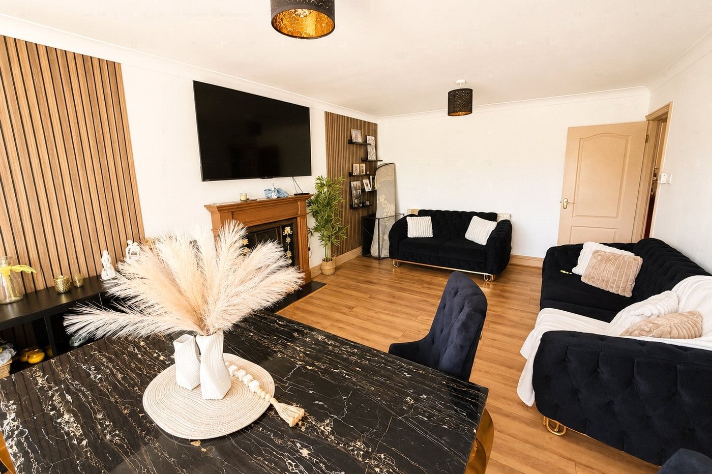 2 bedroom property for sale in London | Robinson Jackson