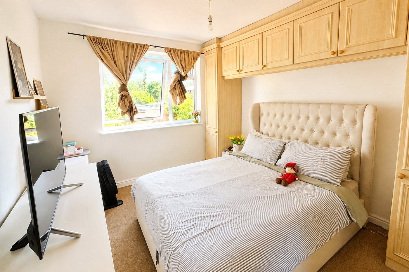 2 bedroom property for sale in London | Robinson Jackson