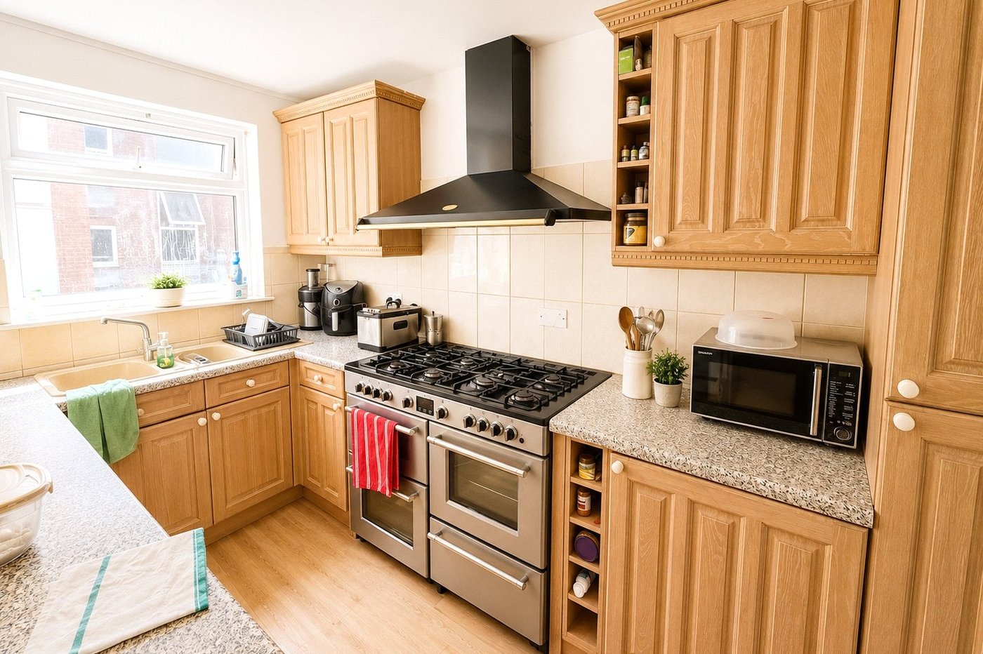 2 bedroom property for sale in London | Robinson Jackson