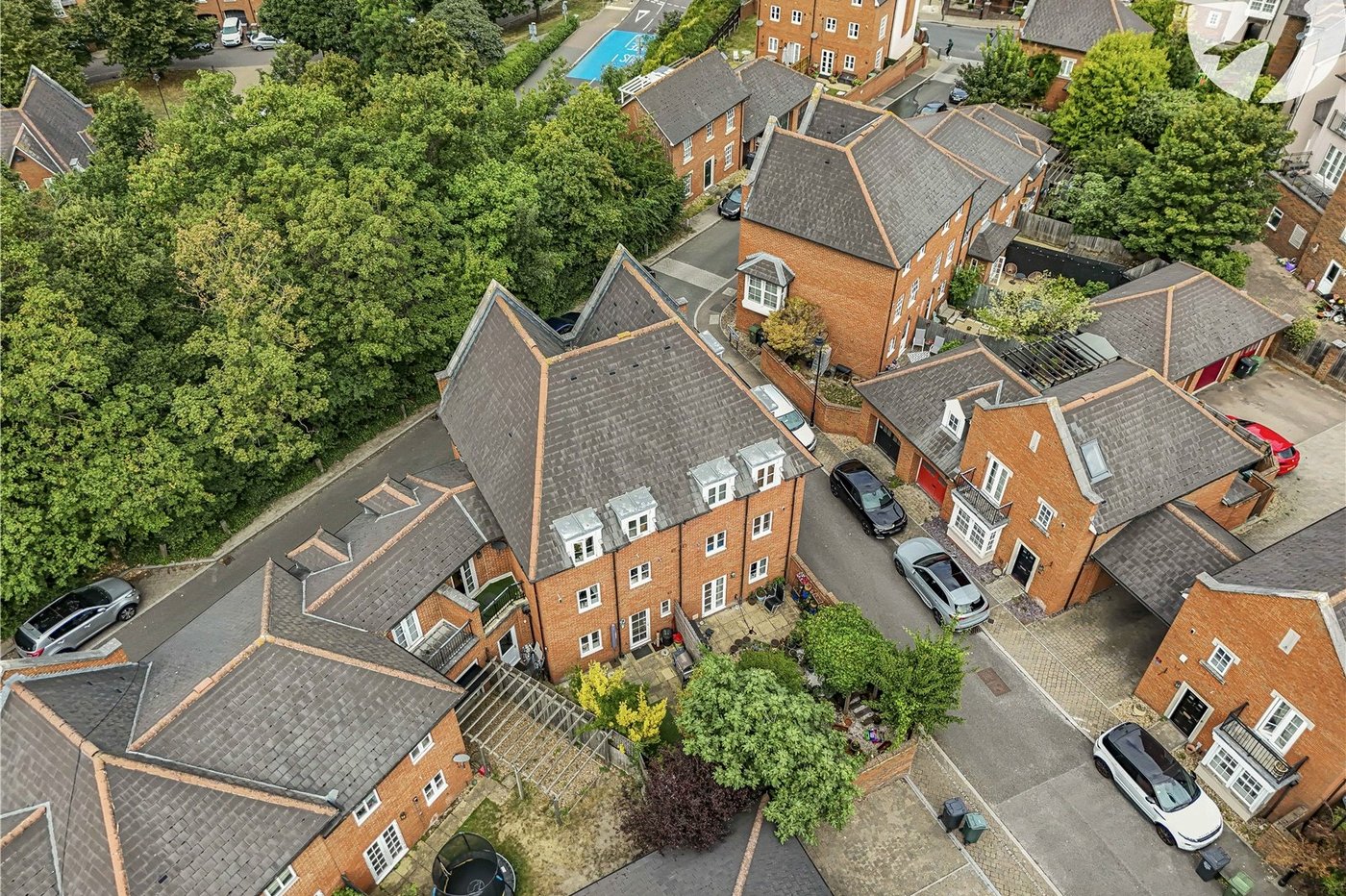 4 bedroom property for sale in Greenhithe | Robinson Jackson