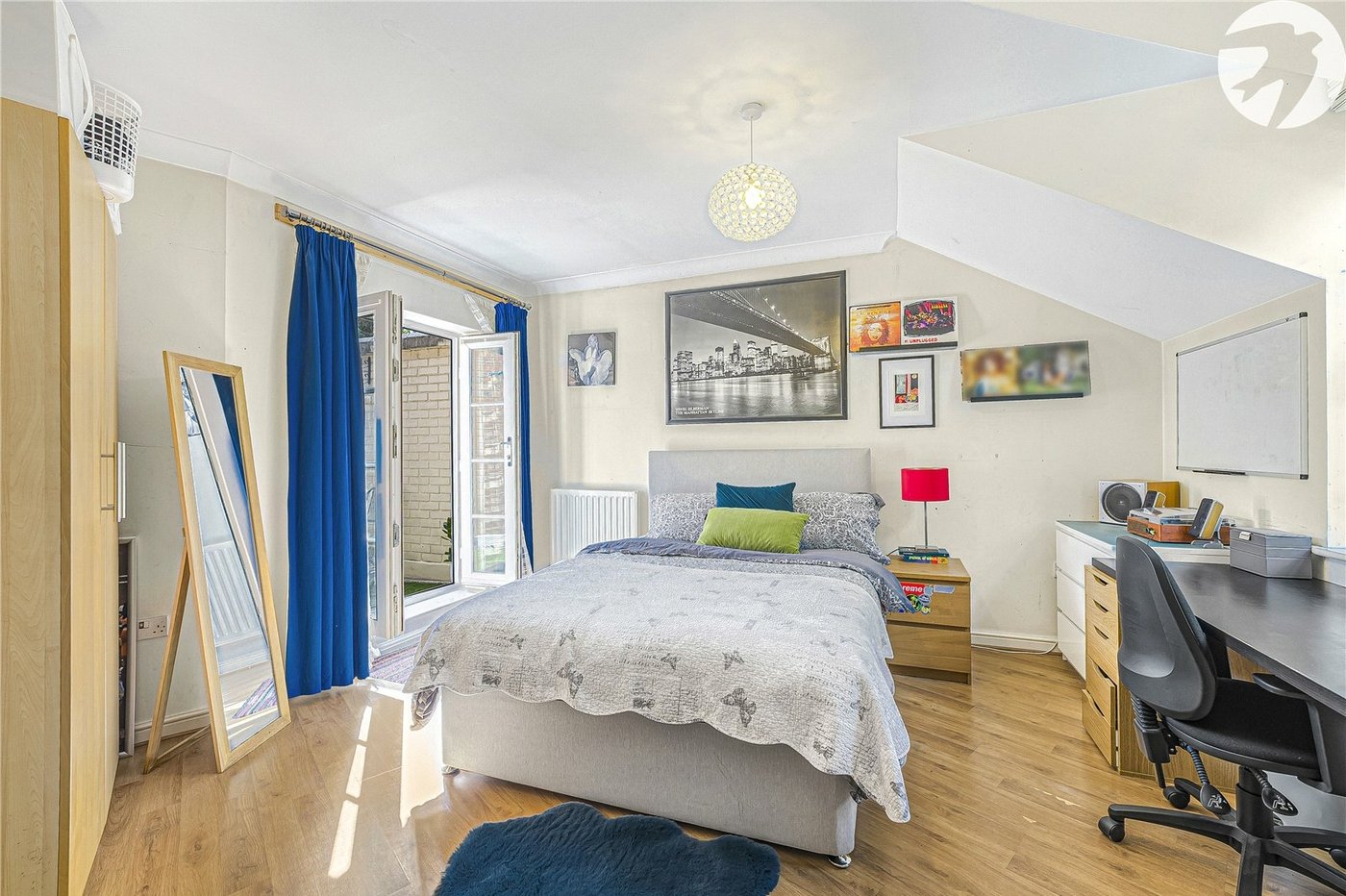 4 bedroom property for sale in Greenhithe | Robinson Jackson