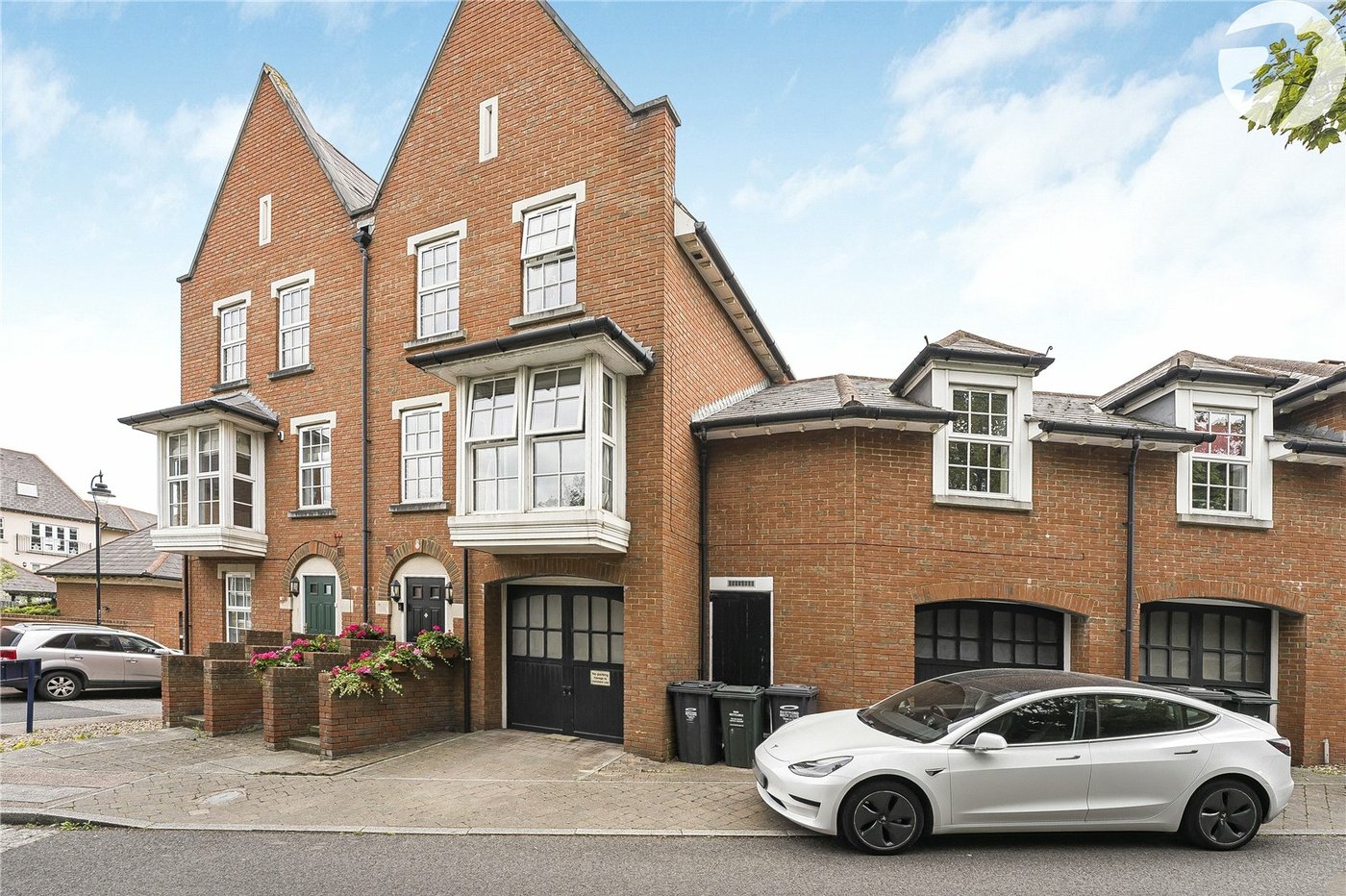 4 bedroom property for sale in Greenhithe | Robinson Jackson