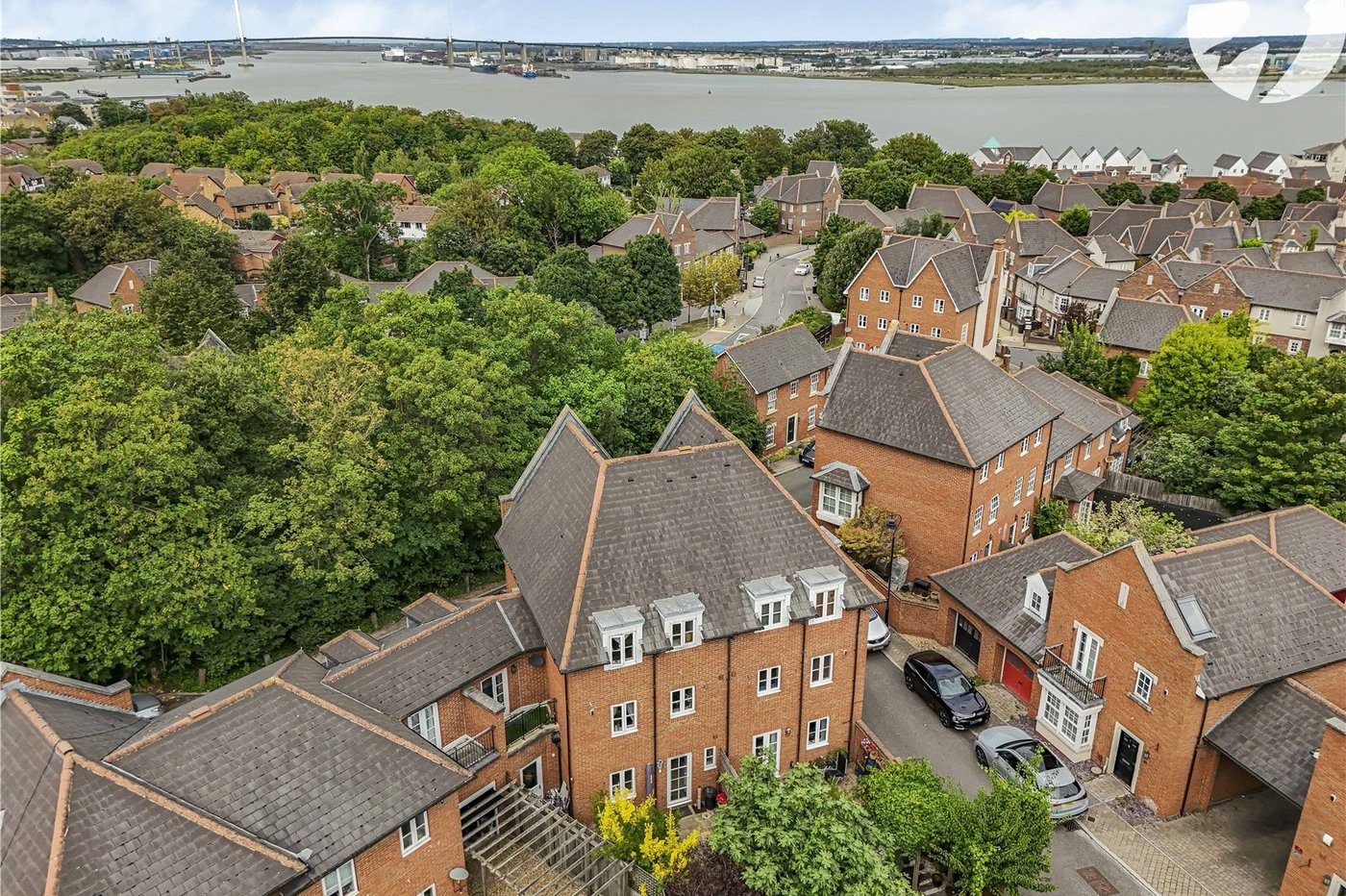 4 bedroom property for sale in Greenhithe | Robinson Jackson