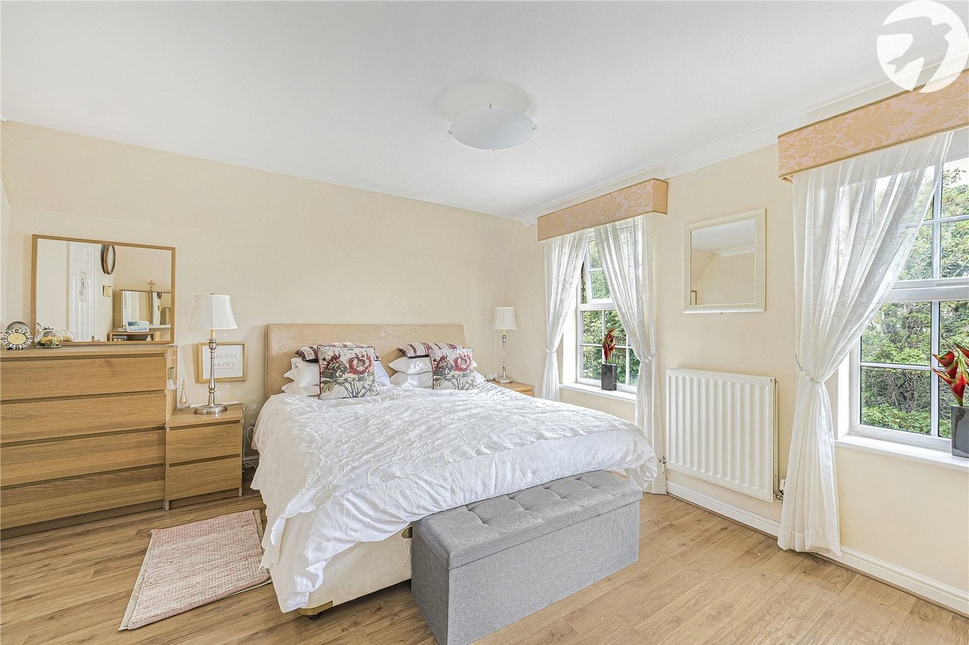 4 bedroom property for sale in Greenhithe | Robinson Jackson