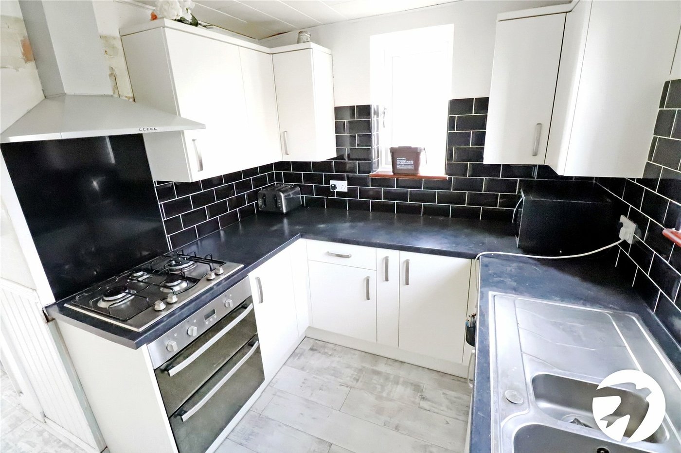 3 bedroom property for sale in Belvedere | Robinson Jackson