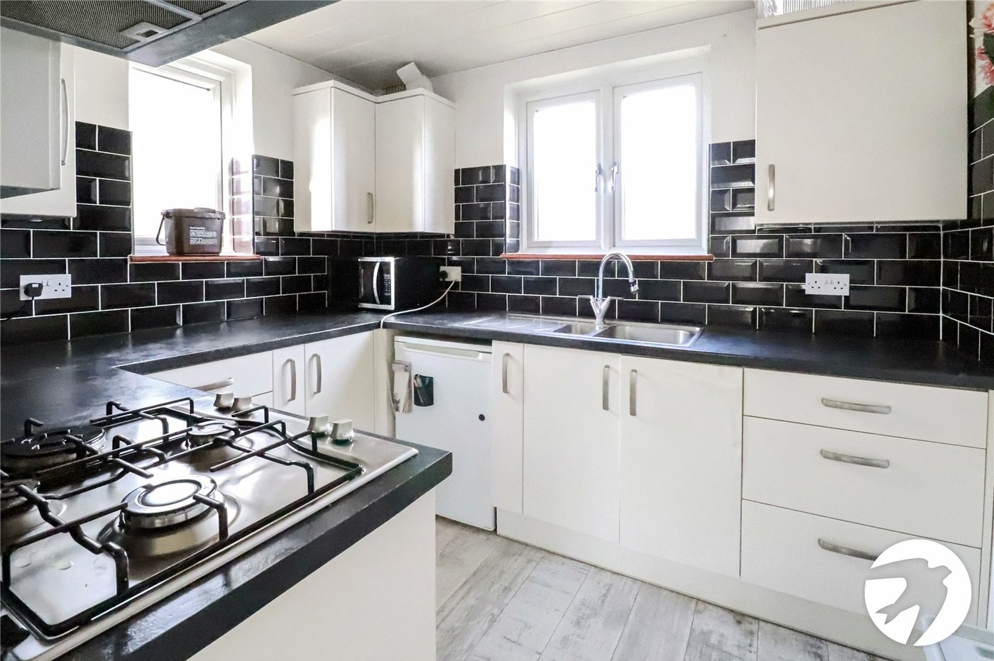 3 bedroom property for sale in Belvedere | Robinson Jackson