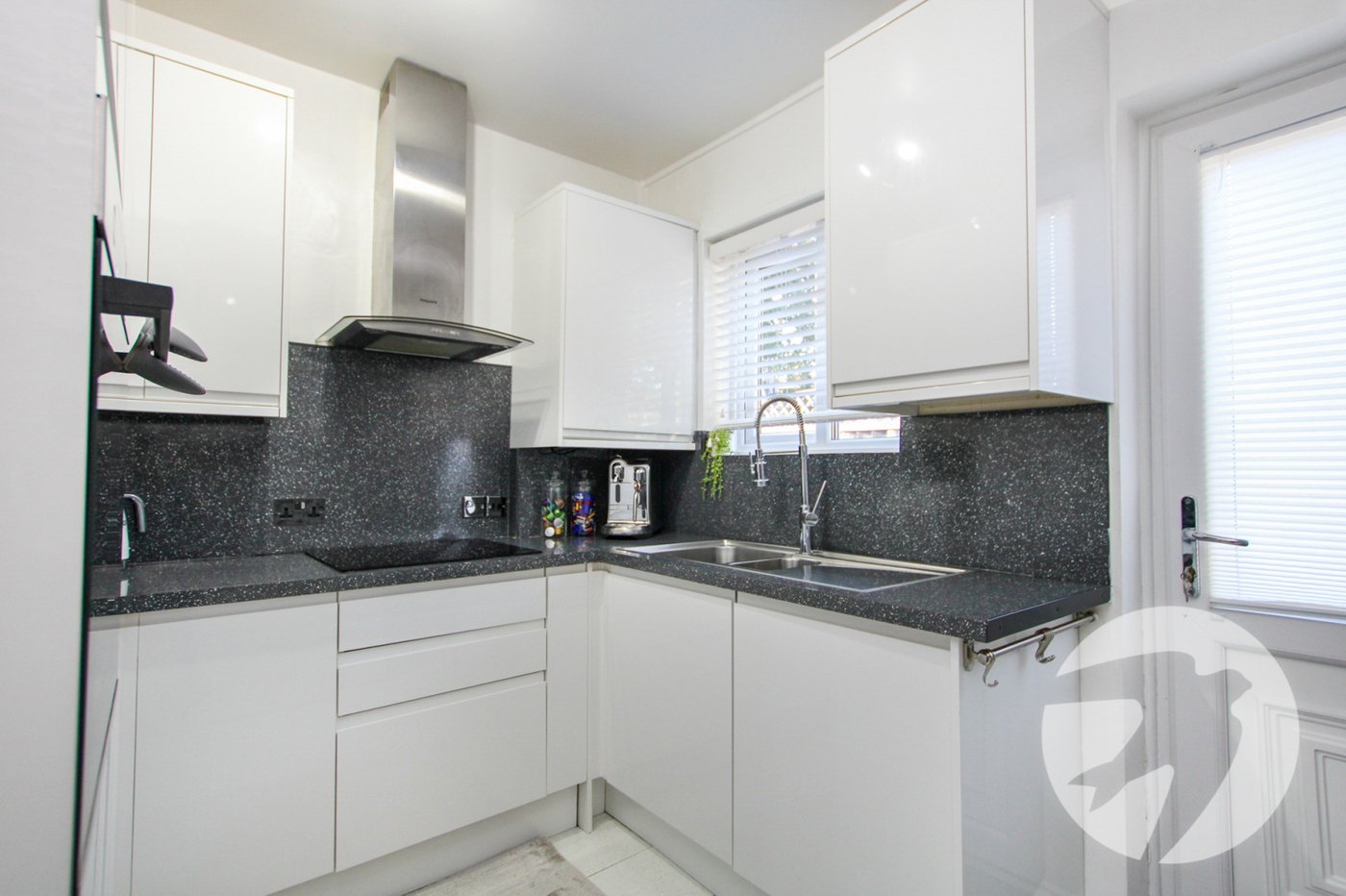 2 bedroom property for sale in Eltham | Robinson Jackson