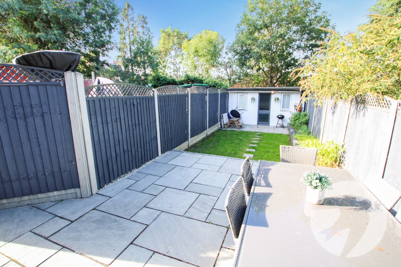 2 bedroom property for sale in Eltham | Robinson Jackson