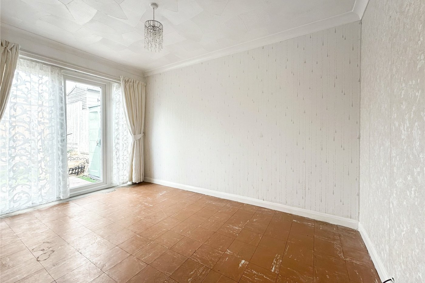 2 bedroom bungalow for sale in Rainham | Robinson Michael & Jackson