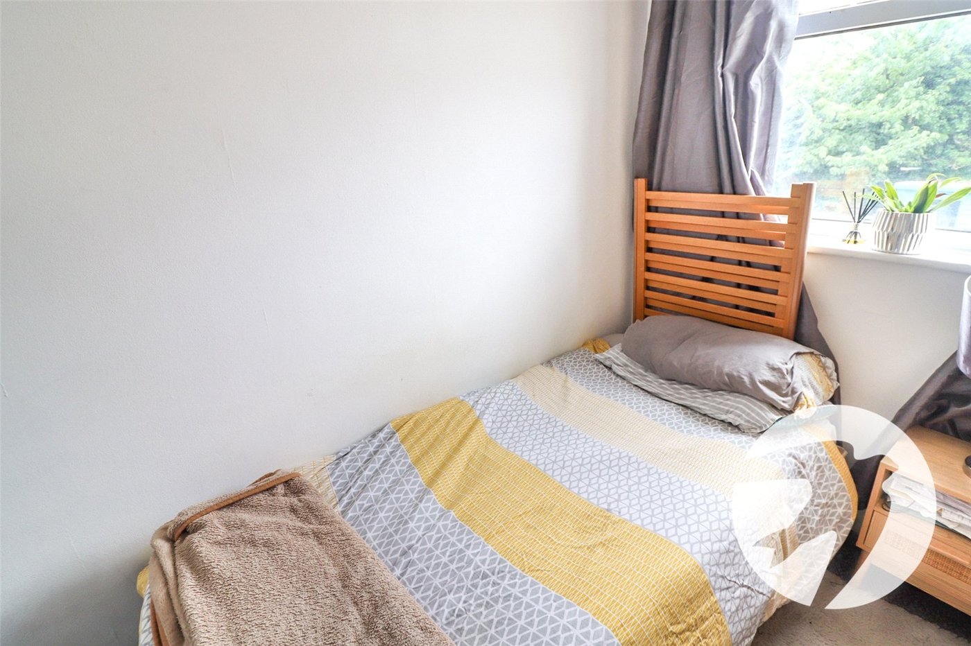 2 bedroom property for sale in Northumberland Heath | Robinson Jackson