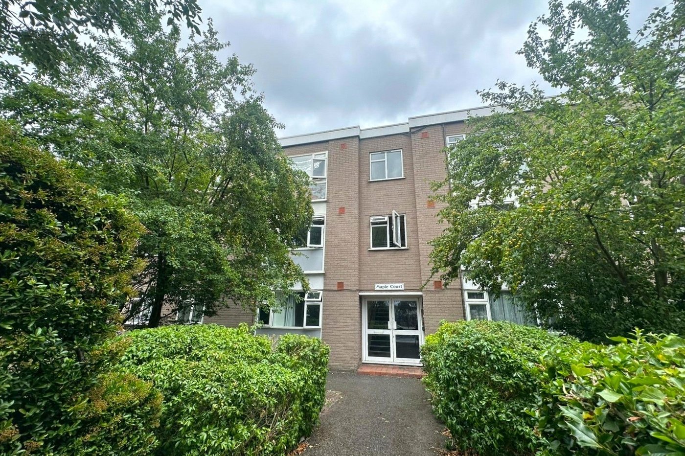 2 bedroom property for sale in London | Robinson Jackson