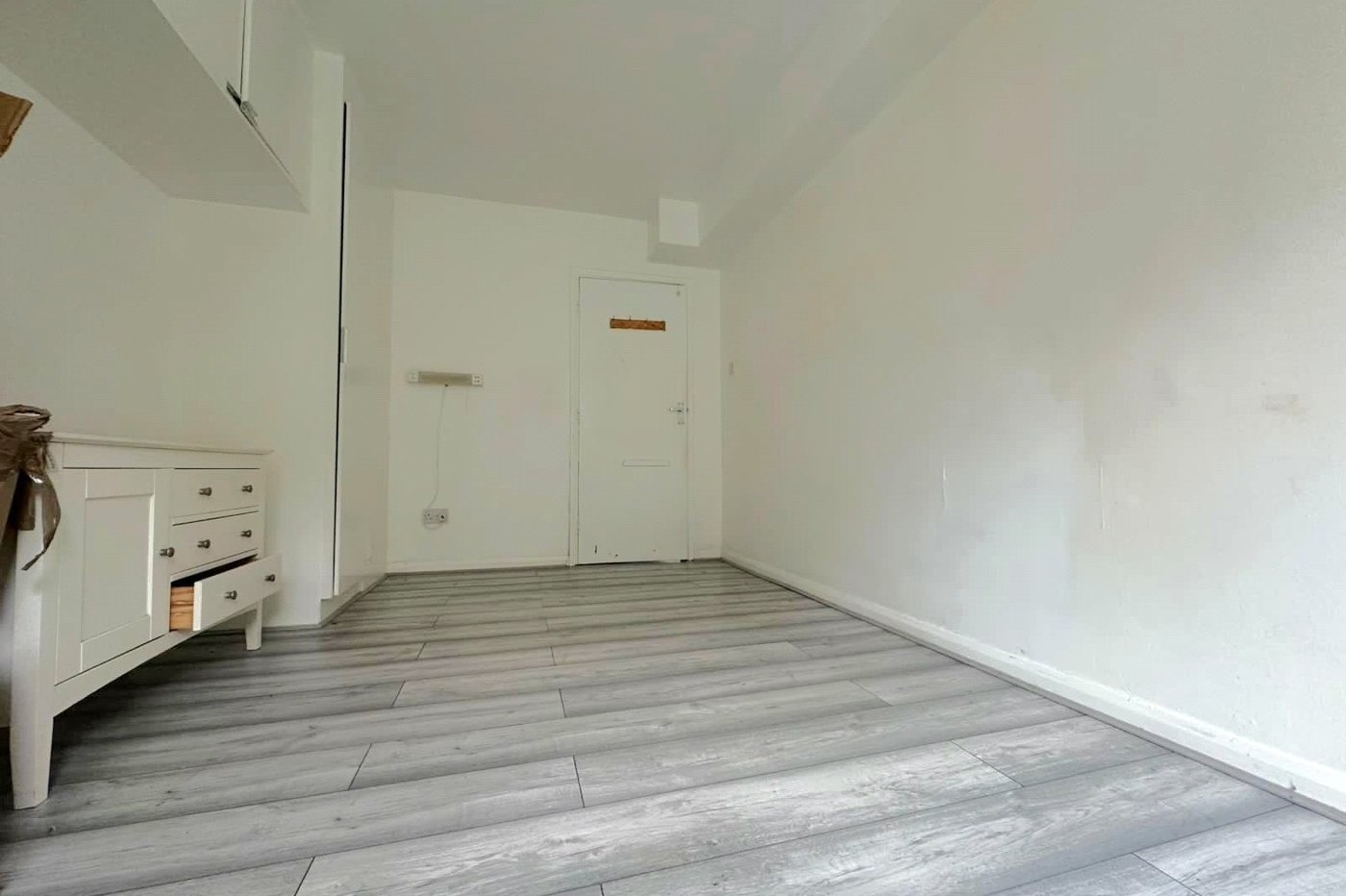 2 bedroom property for sale in London | Robinson Jackson