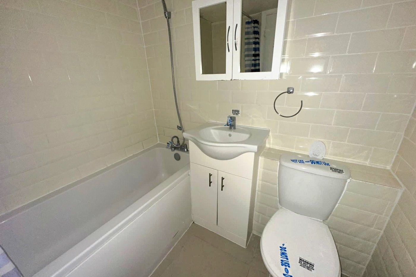 2 bedroom property for sale in London | Robinson Jackson