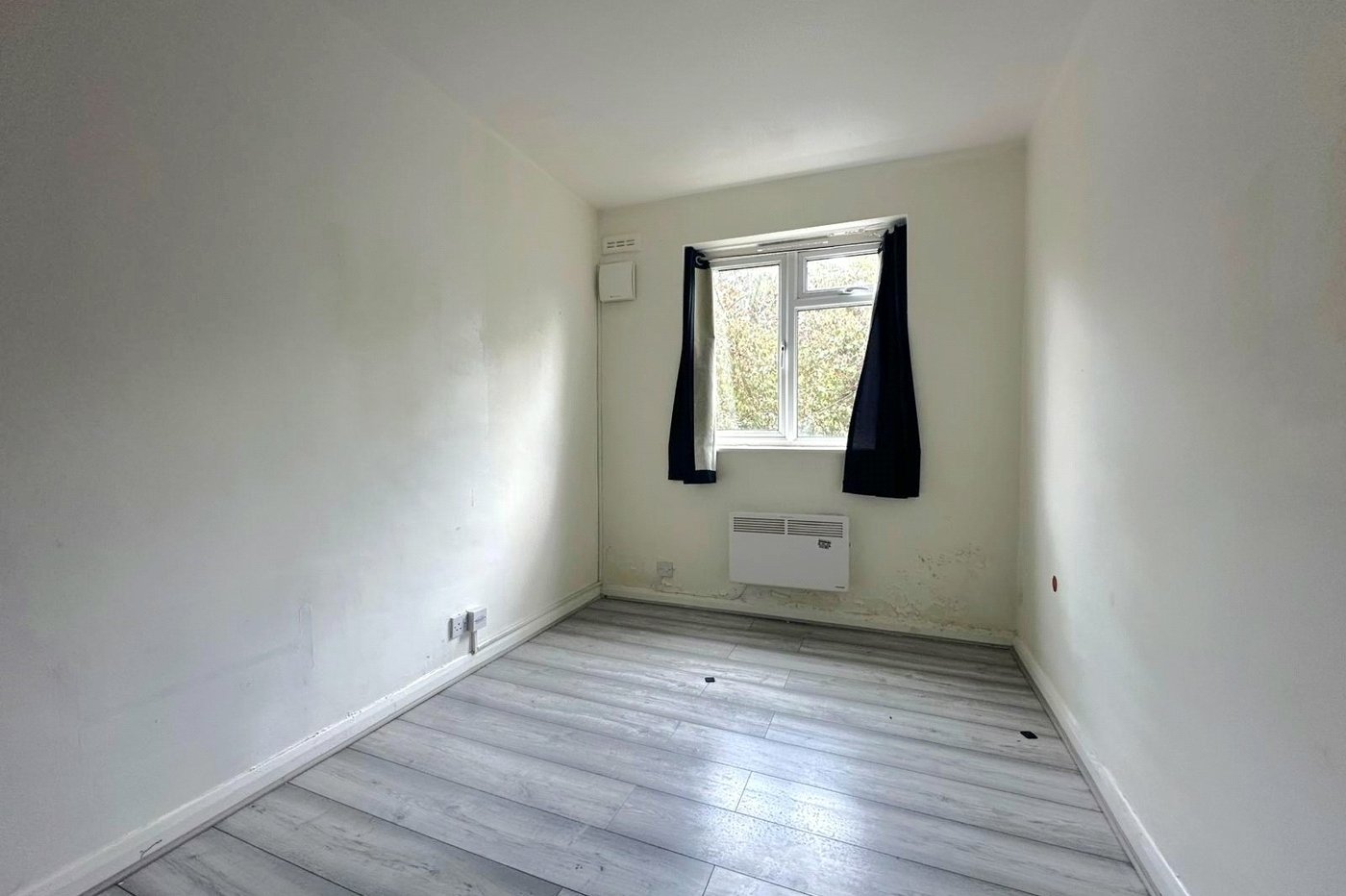 2 bedroom property for sale in London | Robinson Jackson