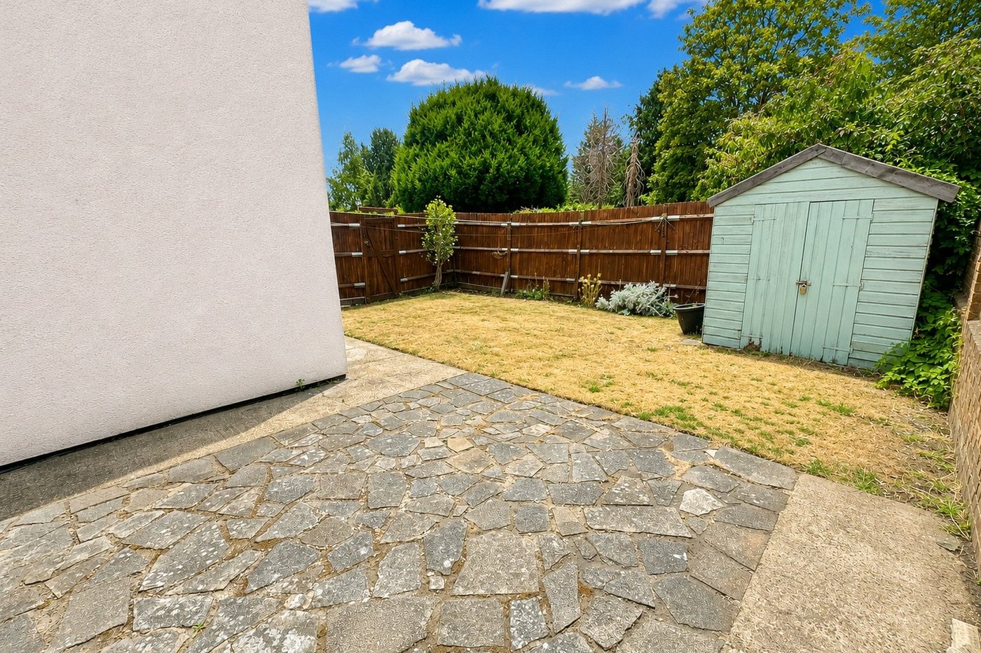 2 bedroom property for sale in London | Robinson Jackson