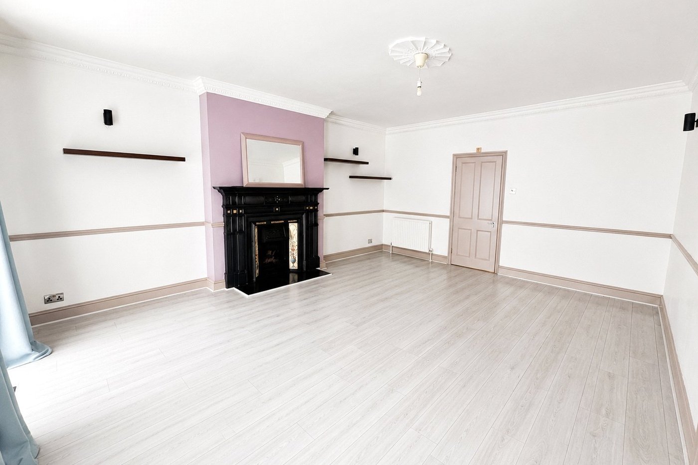 2 bedroom property for sale in London | Robinson Jackson
