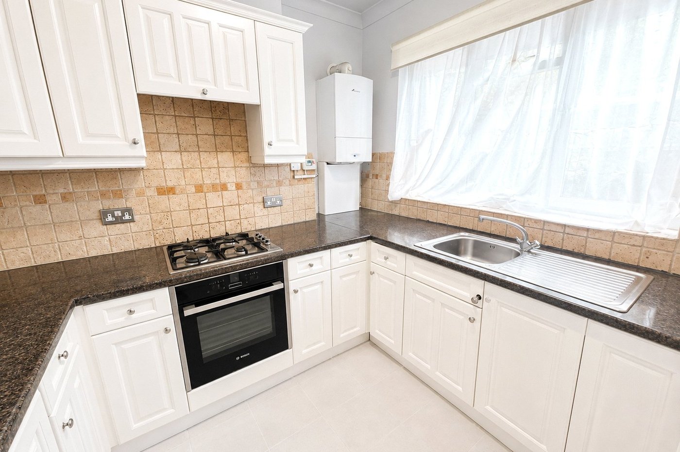 2 bedroom property for sale in London | Robinson Jackson