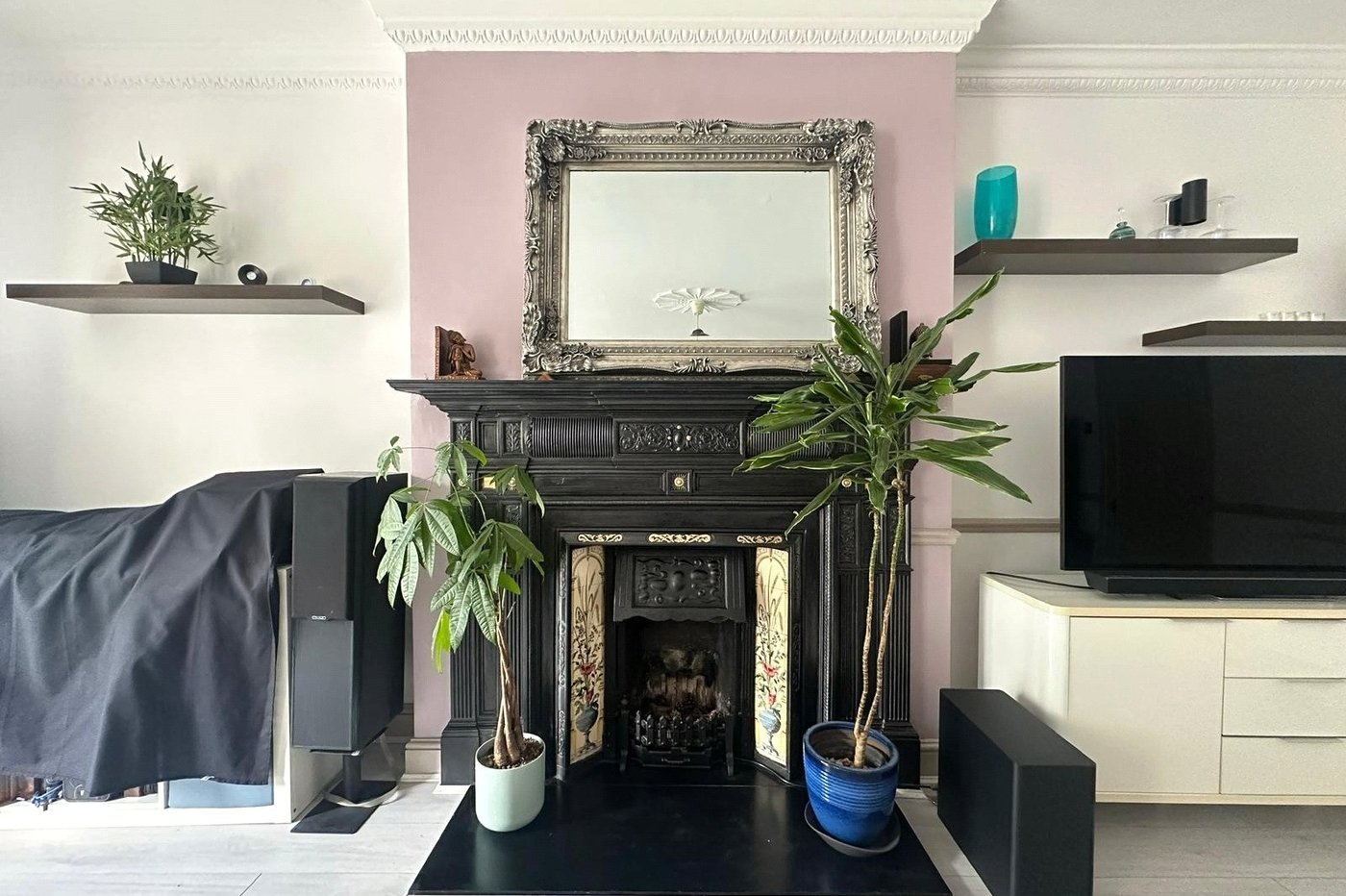 2 bedroom property for sale in London | Robinson Jackson
