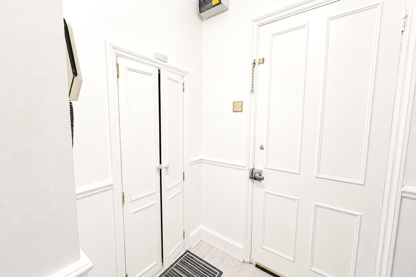 2 bedroom property for sale in London | Robinson Jackson