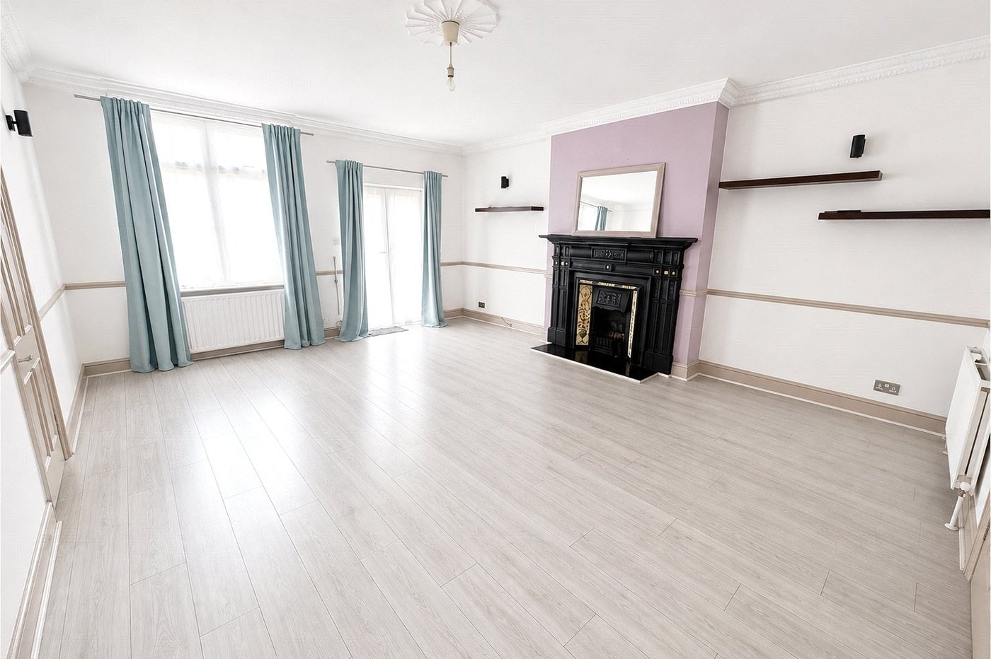 2 bedroom property for sale in London | Robinson Jackson