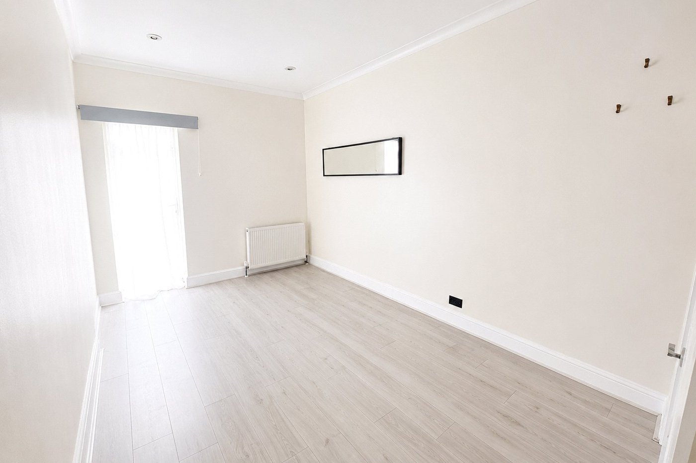 2 bedroom property for sale in London | Robinson Jackson