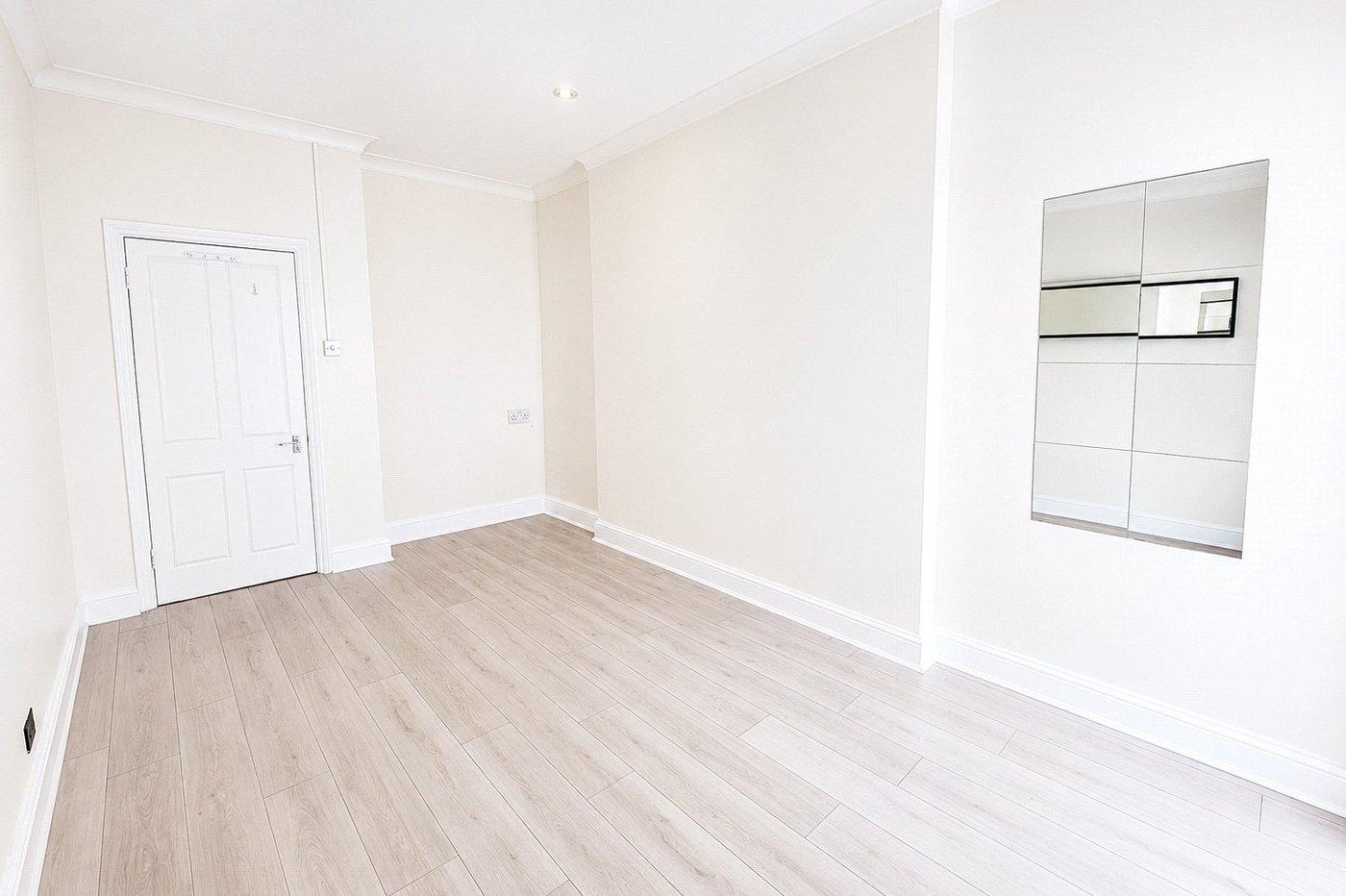 2 bedroom property for sale in London | Robinson Jackson