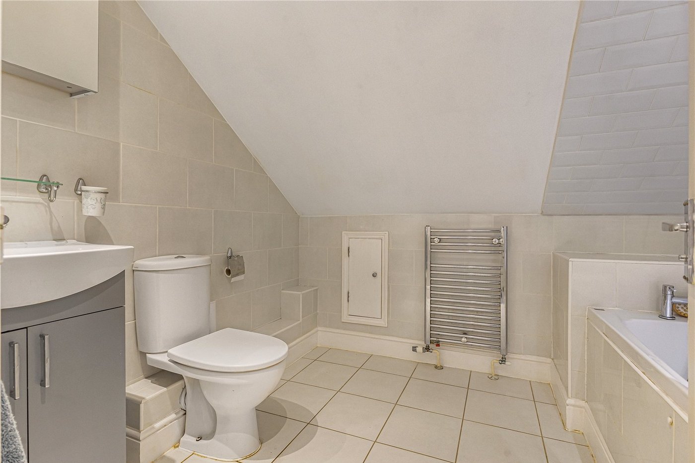 1 bedroom property for sale in Green Court Road | Robinson Jackson