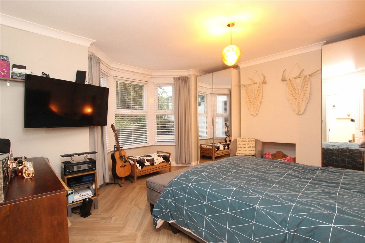 2 bedroom property for sale in Shooters Hill | Robinson Jackson