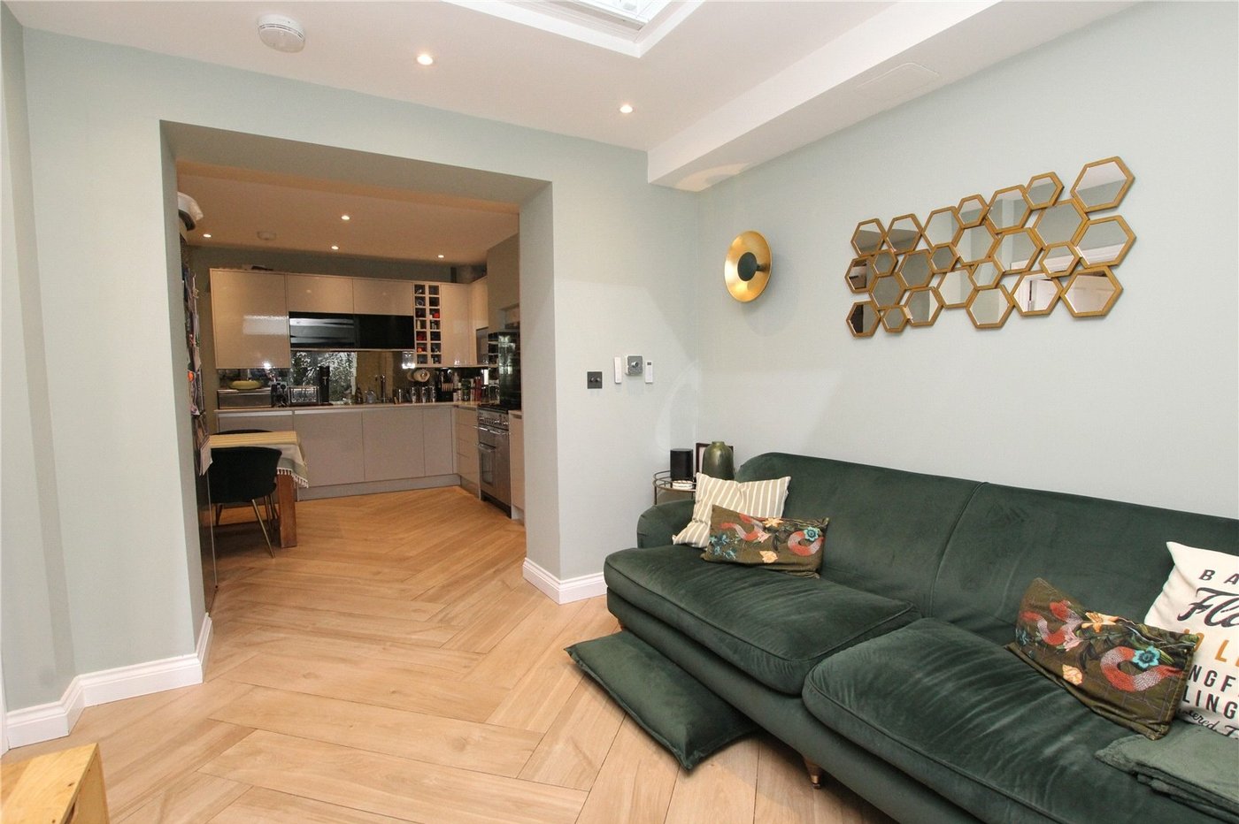 2 bedroom property for sale in Shooters Hill | Robinson Jackson