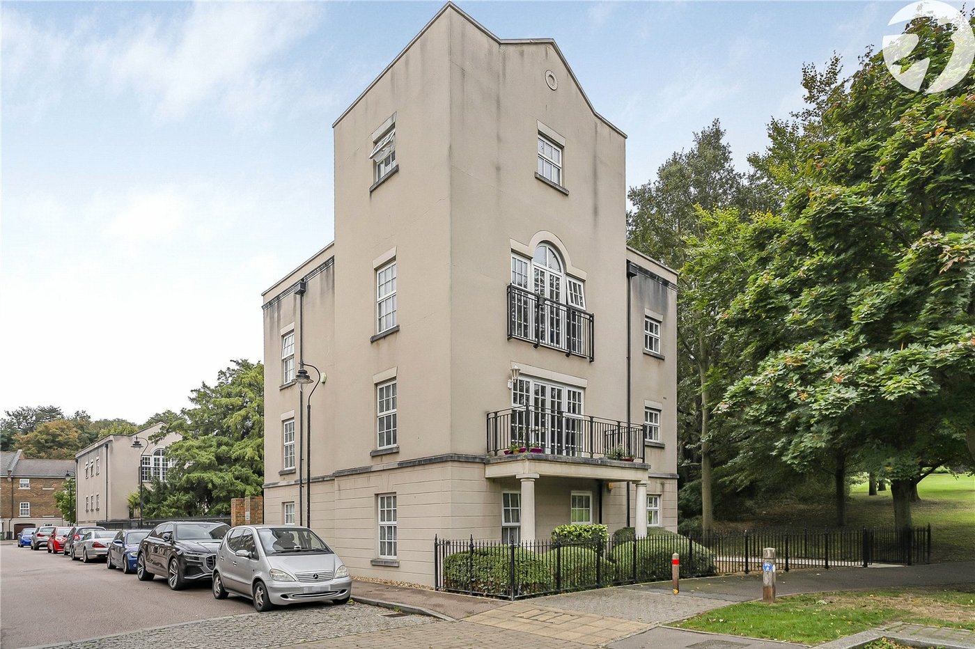 2 bedroom property for sale in Greenhithe | Robinson Jackson