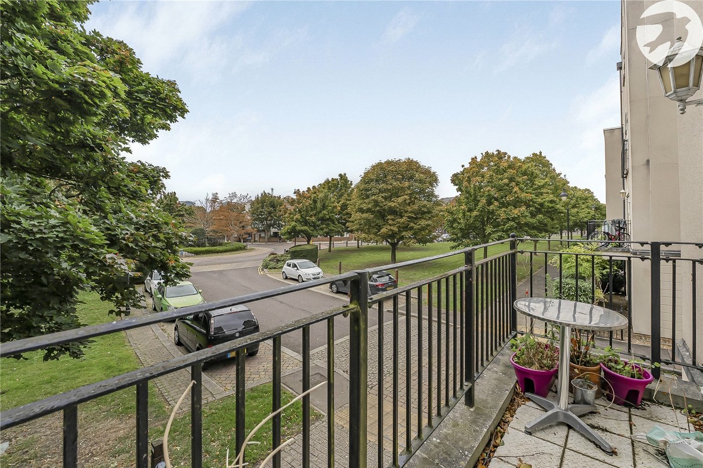 2 bedroom property for sale in Greenhithe | Robinson Jackson