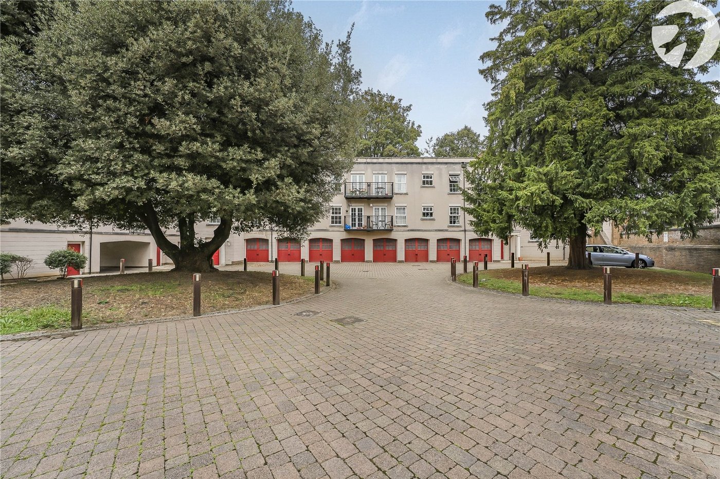 2 bedroom property for sale in Greenhithe | Robinson Jackson