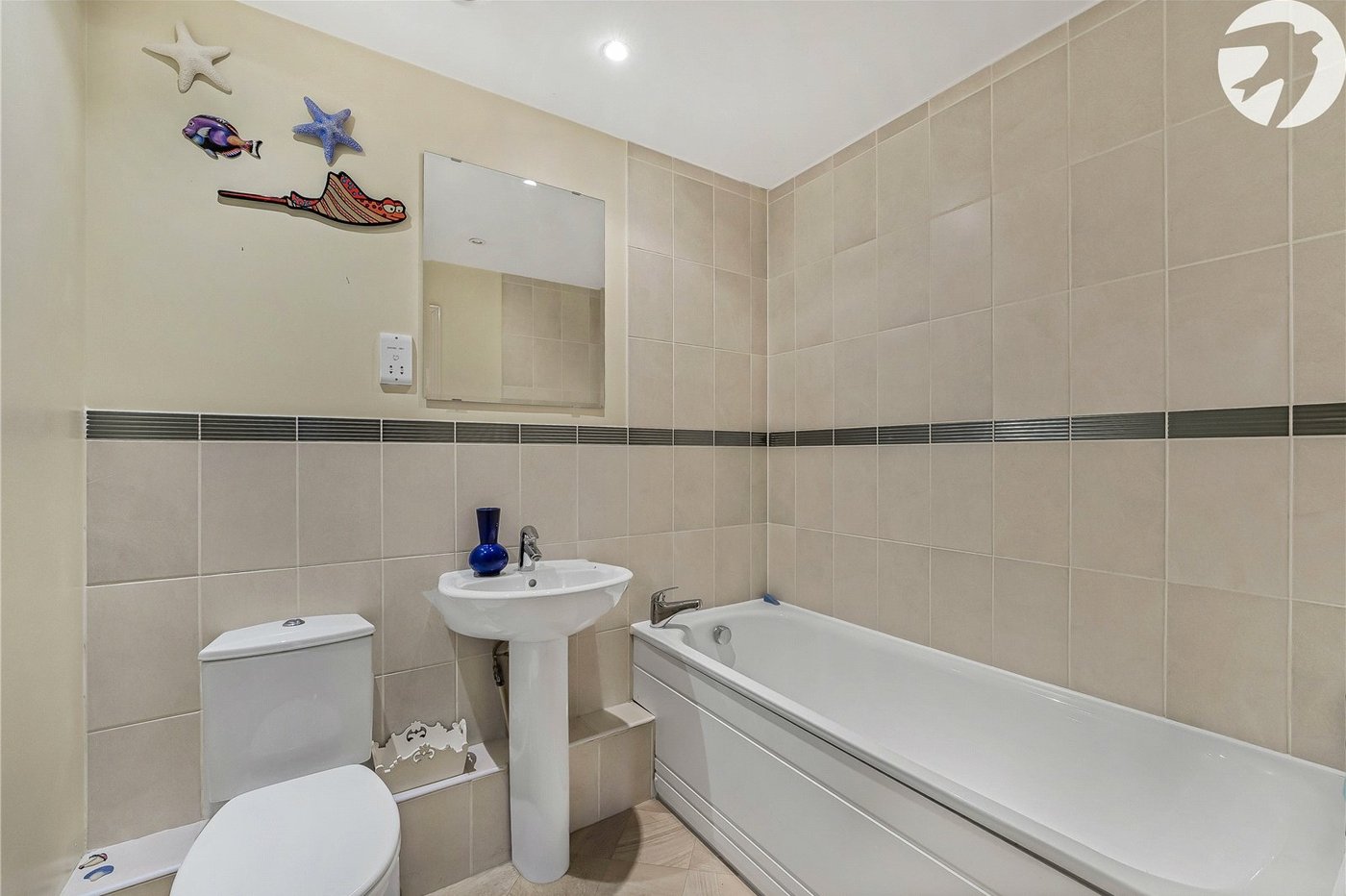 2 bedroom property for sale in Greenhithe | Robinson Jackson