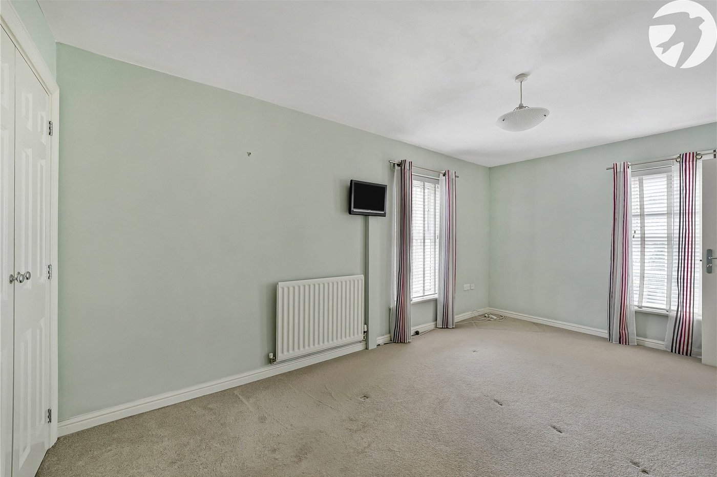 2 bedroom property for sale in Greenhithe | Robinson Jackson