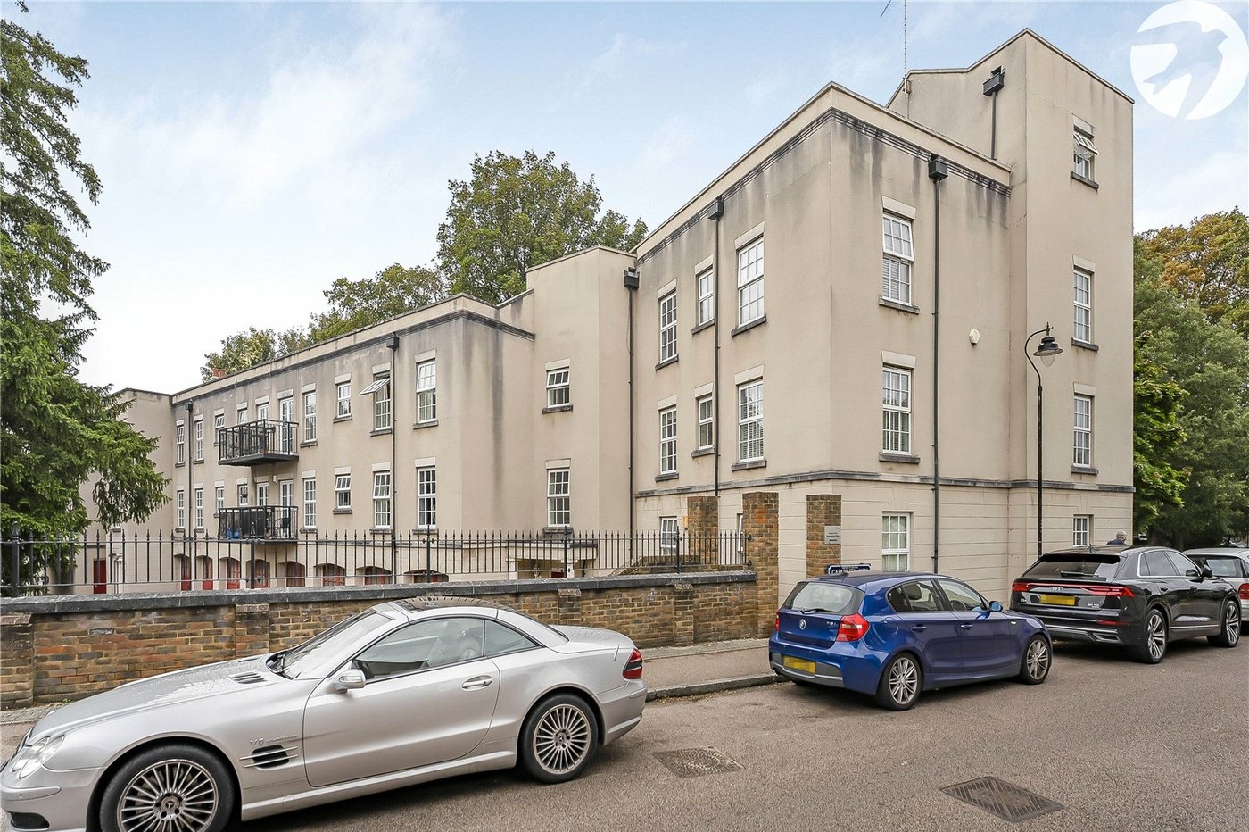 2 bedroom property for sale in Greenhithe | Robinson Jackson