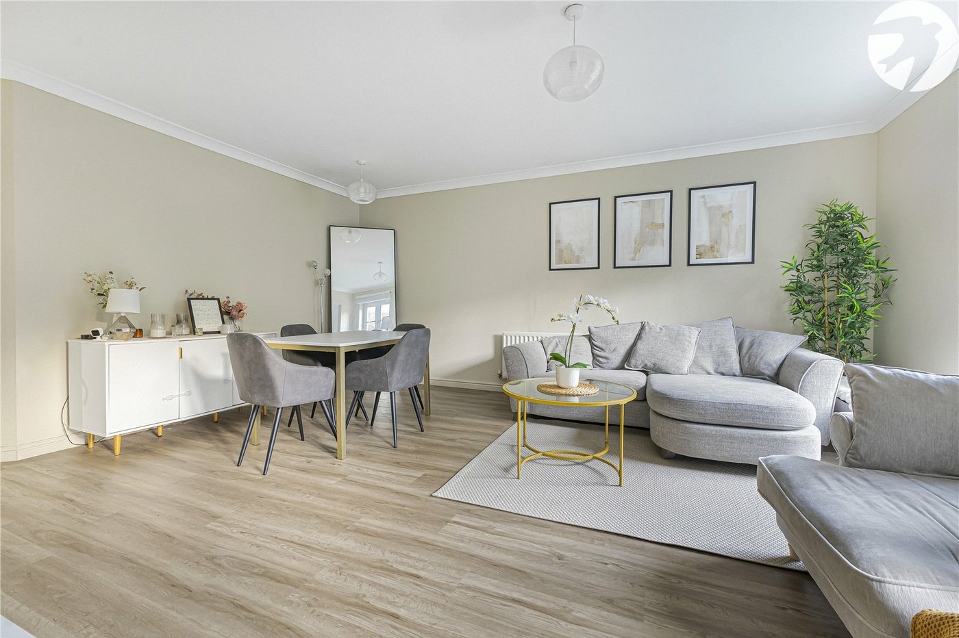 2 bedroom property for sale in Greenhithe | Robinson Jackson