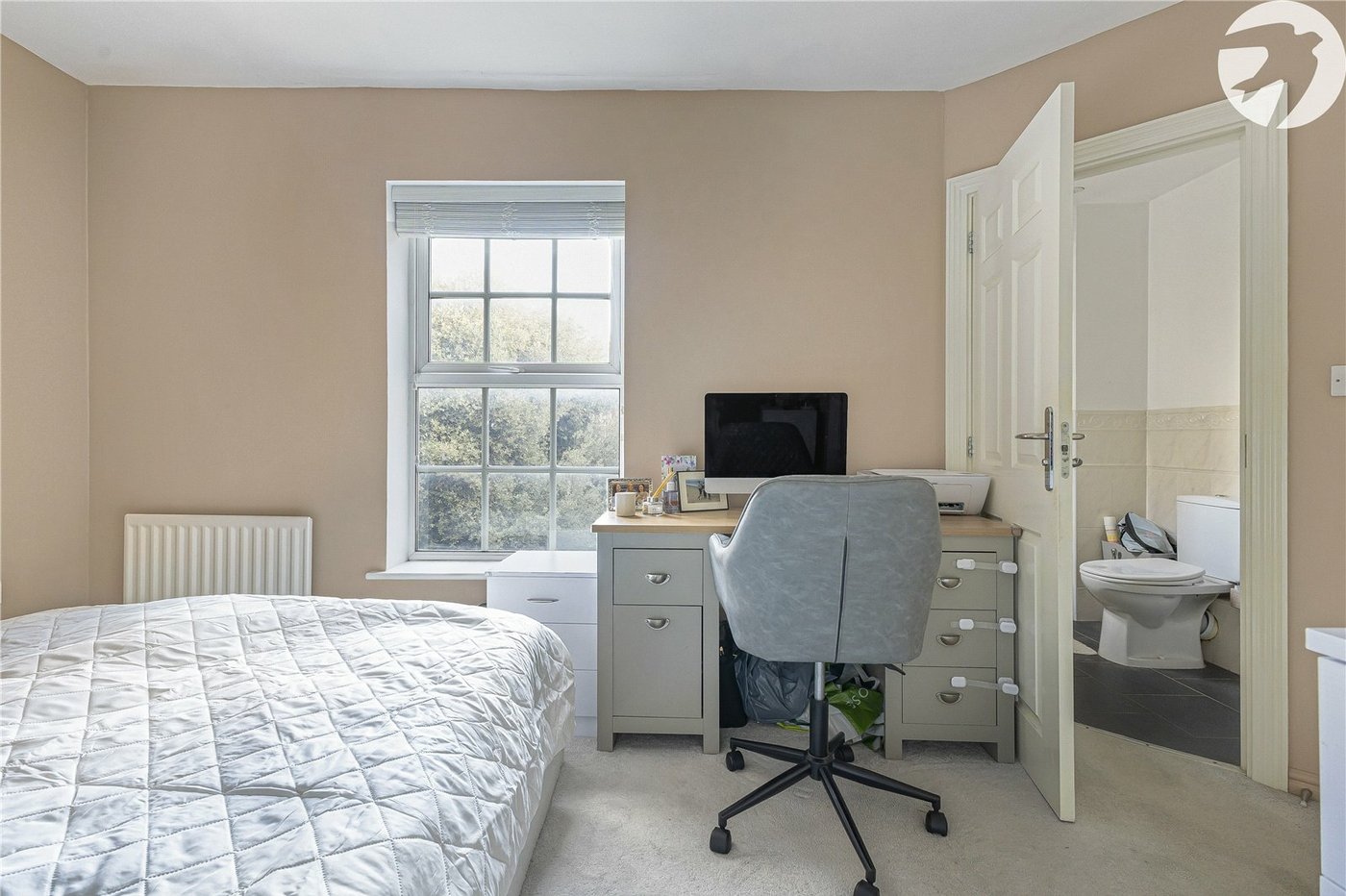 2 bedroom property for sale in Greenhithe | Robinson Jackson