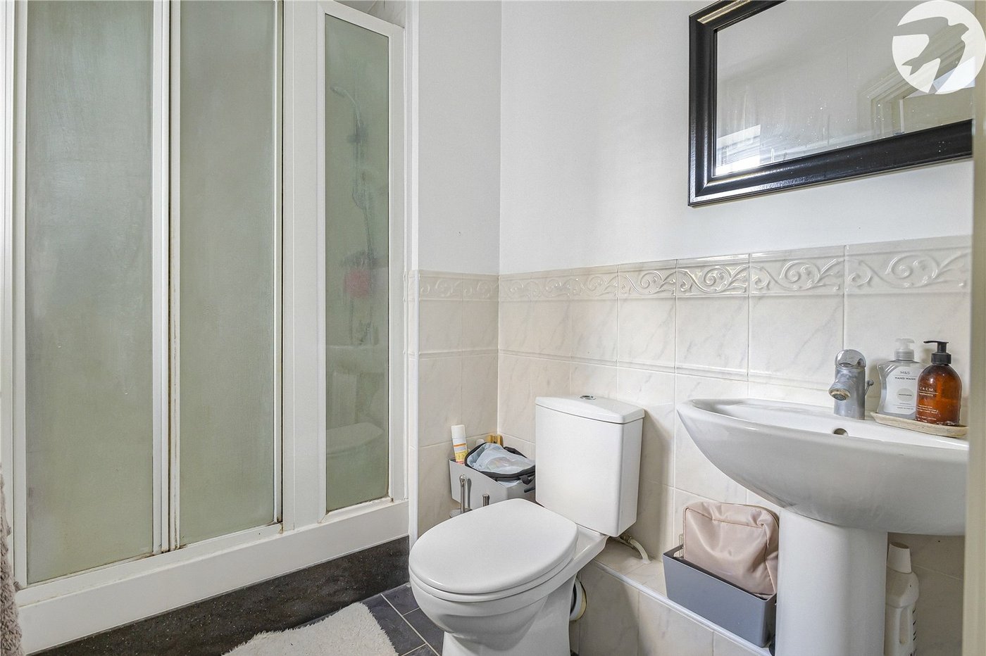 2 bedroom property for sale in Greenhithe | Robinson Jackson