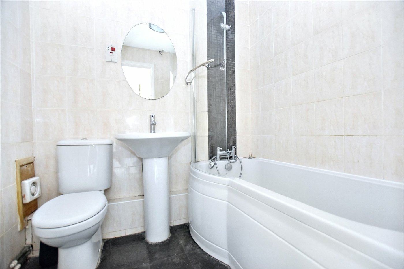 1 bedroom property for sale in Gravel Hill Close | Robinson Jackson