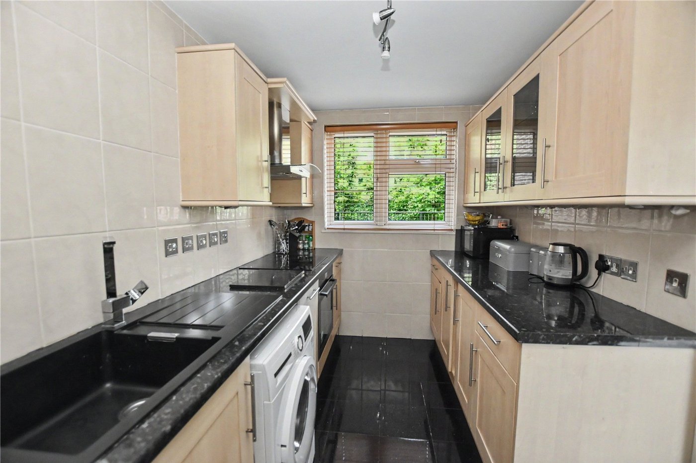 2 bedroom property for sale in Gravel Hill Close | Robinson Jackson