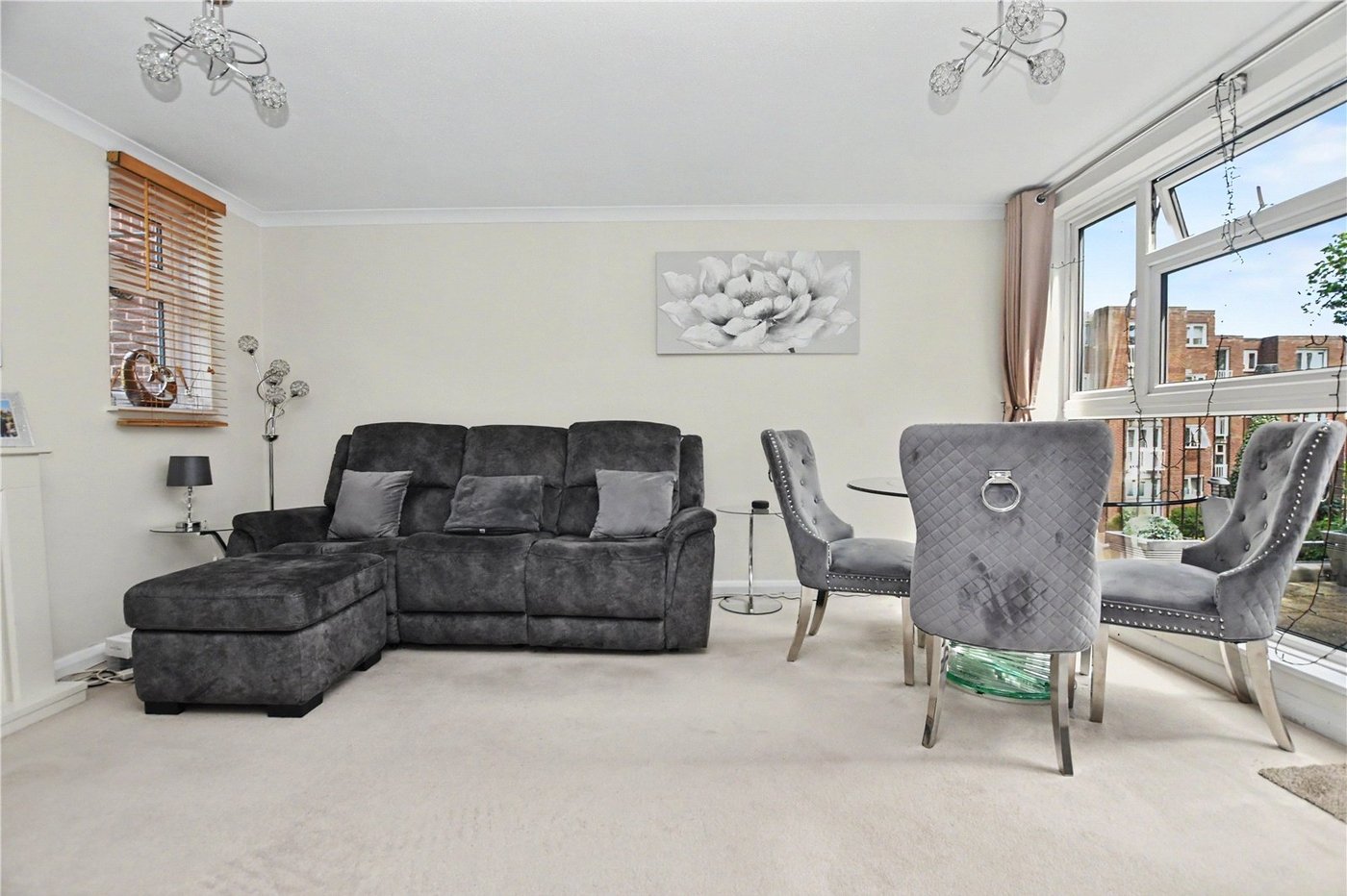 2 bedroom property for sale in Gravel Hill Close | Robinson Jackson