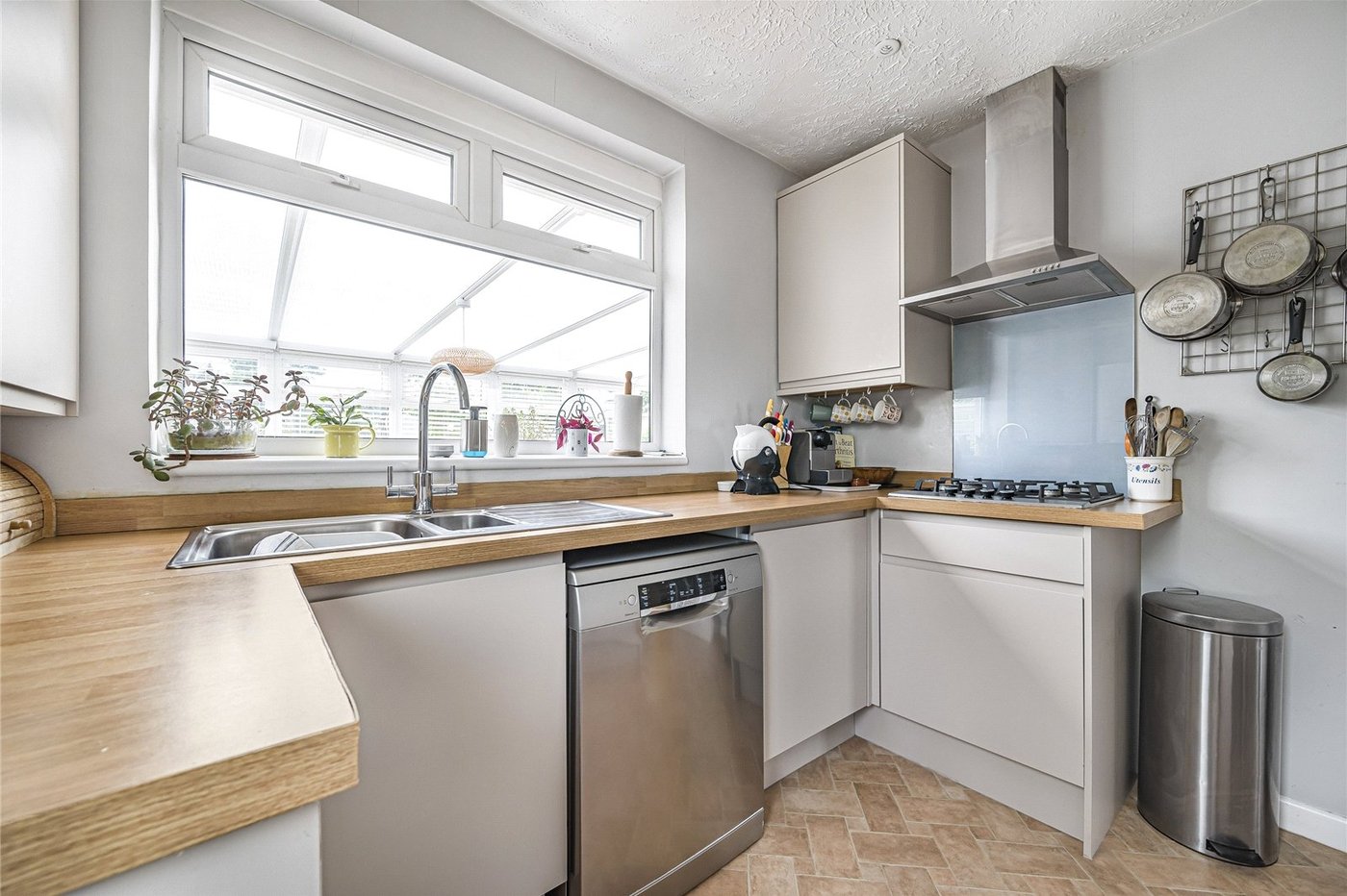 2 bedroom bungalow for sale in Bexley | Robinson Jackson