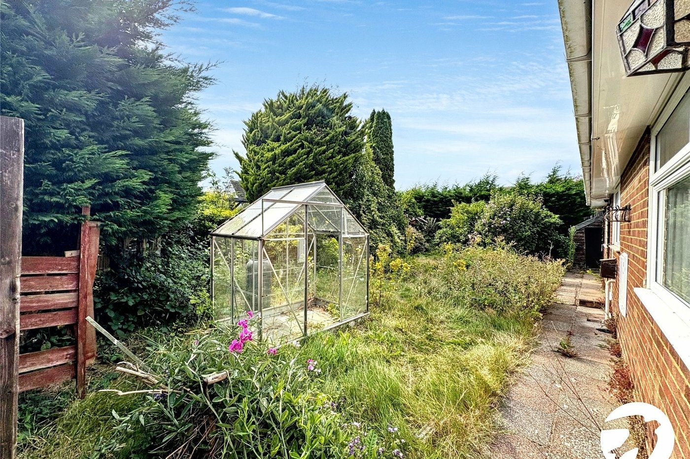 2 bedroom bungalow for sale in Maidstone | Robinson Michael & Jackson