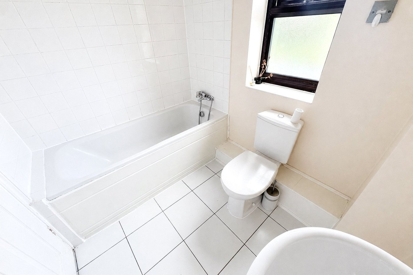 2 bedroom property for sale in London | Robinson Jackson