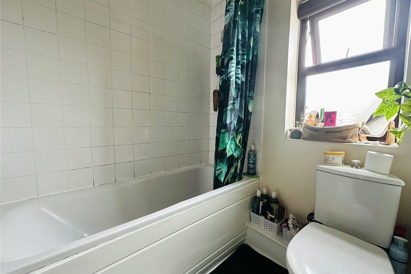 2 bedroom property for sale in London | Robinson Jackson