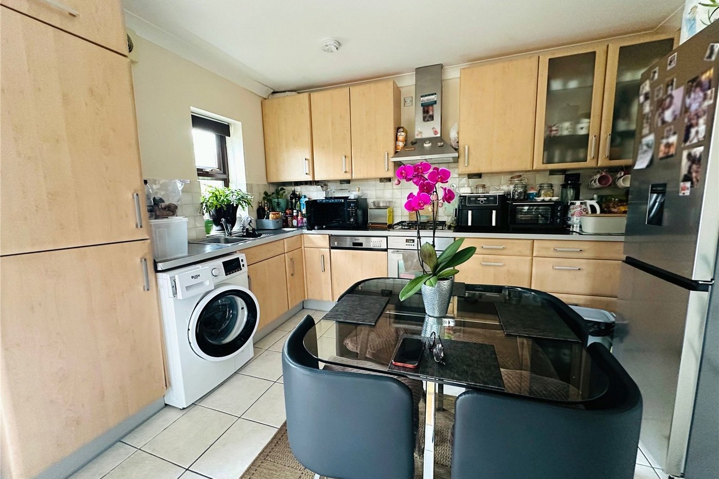 2 bedroom property for sale in London | Robinson Jackson
