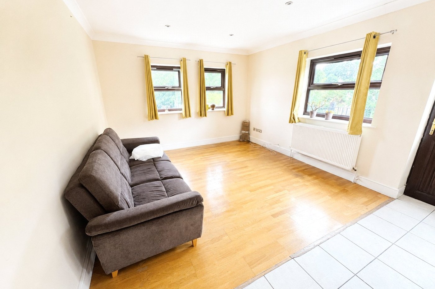 2 bedroom property for sale in London | Robinson Jackson