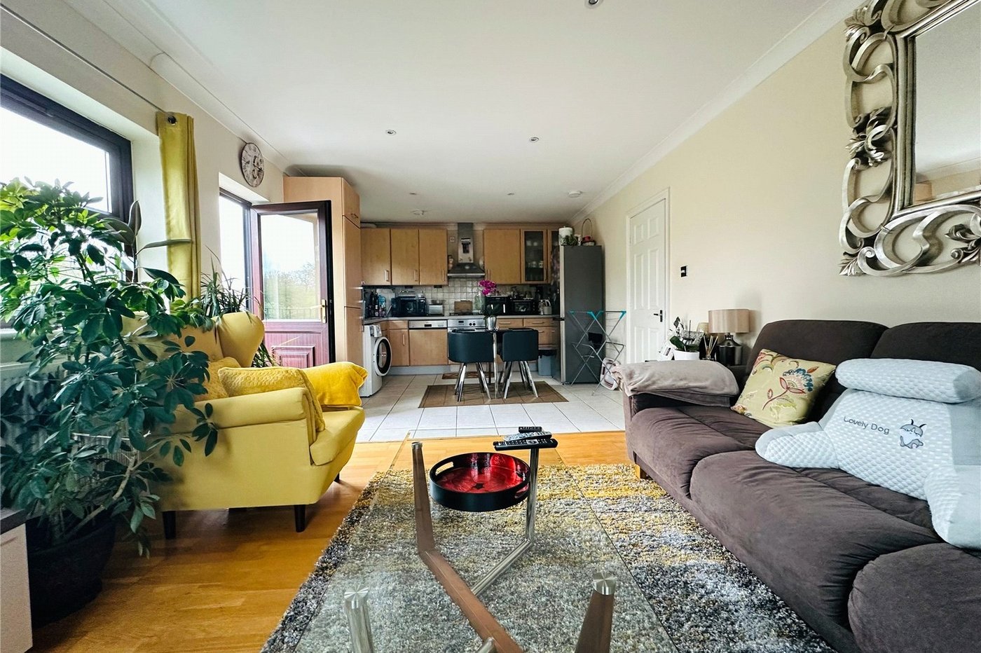 2 bedroom property for sale in London | Robinson Jackson